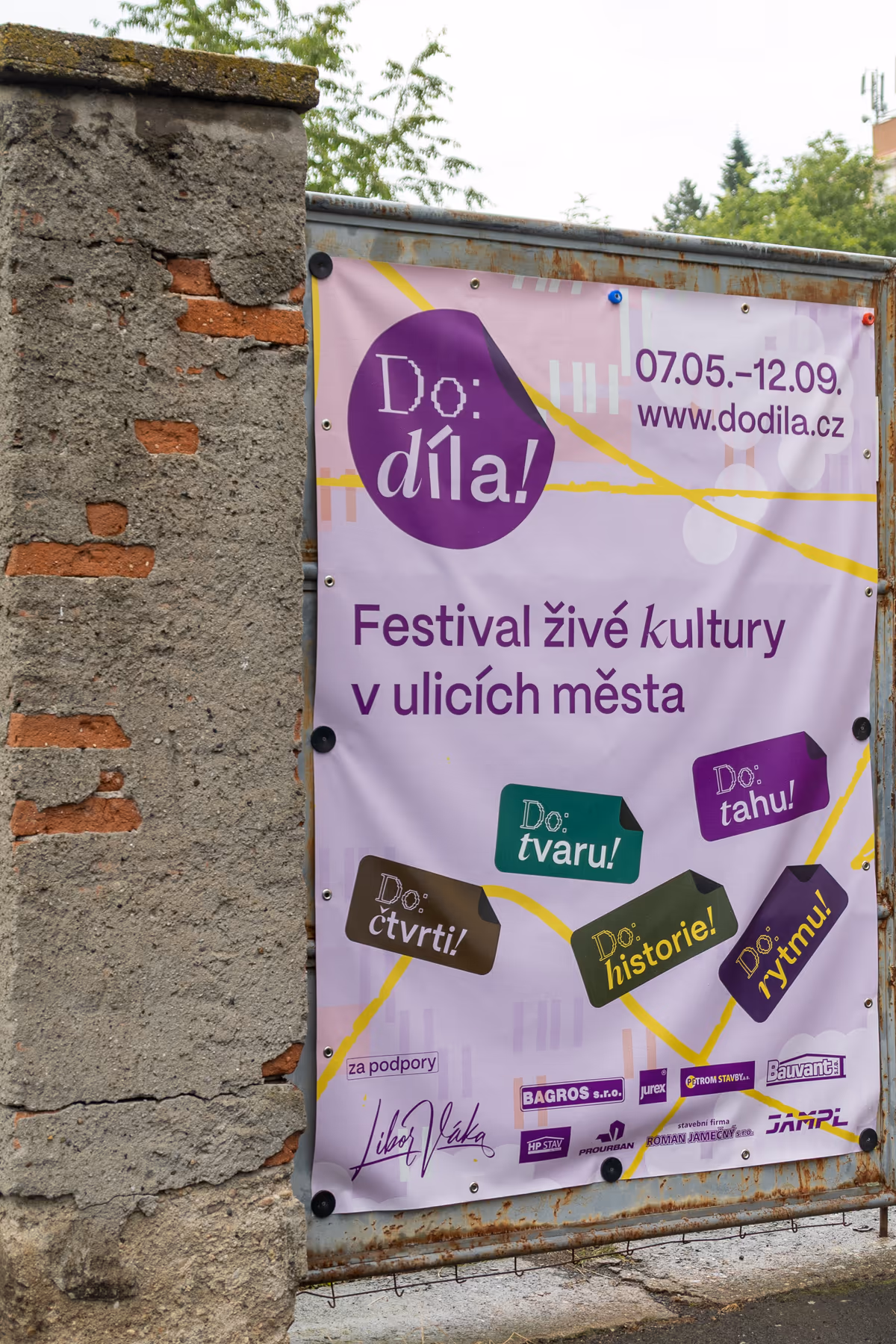 Banner v ulicích Kadaně